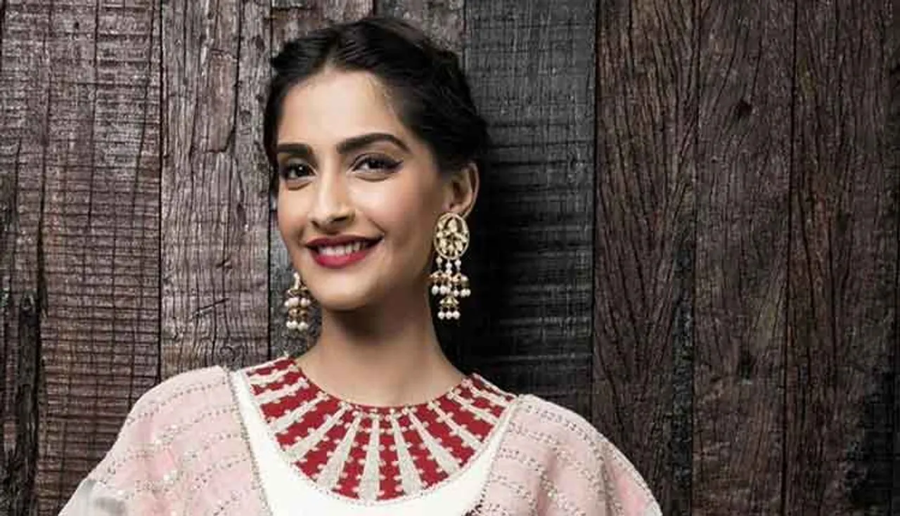 ବାପାଙ୍କ ଫିଲ୍ମ ଦେଖି ଡରି ଯାଉଥିଲେ ସୋନମ୍