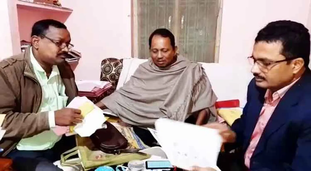 କୋଟିପତି ହାଇସ୍କୁଲ ଶିକ୍ଷକ!