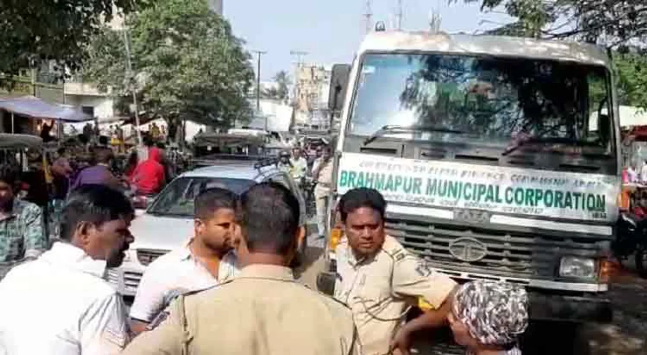 ବିଏମ୍‌ସିର ଅଳିଆ ବୋଝେଇ ଟ୍ରକ ଧକ୍କାରେ ମାଇଁ ମୃତ, ଭଣଜା ଆହତ