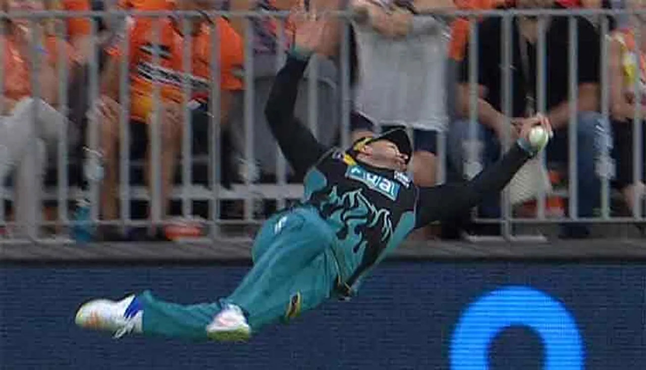 'କ୍ୟାଚ୍‌ ଅଫ୍‌ ଦି ସେଞ୍ଚୁରୀ' ମିସ୍‌ କଲେ ମ୍ୟାକ୍‌କୁଲମ୍‌, ଭିଡିଓ ଭାଇରାଲ୍‌