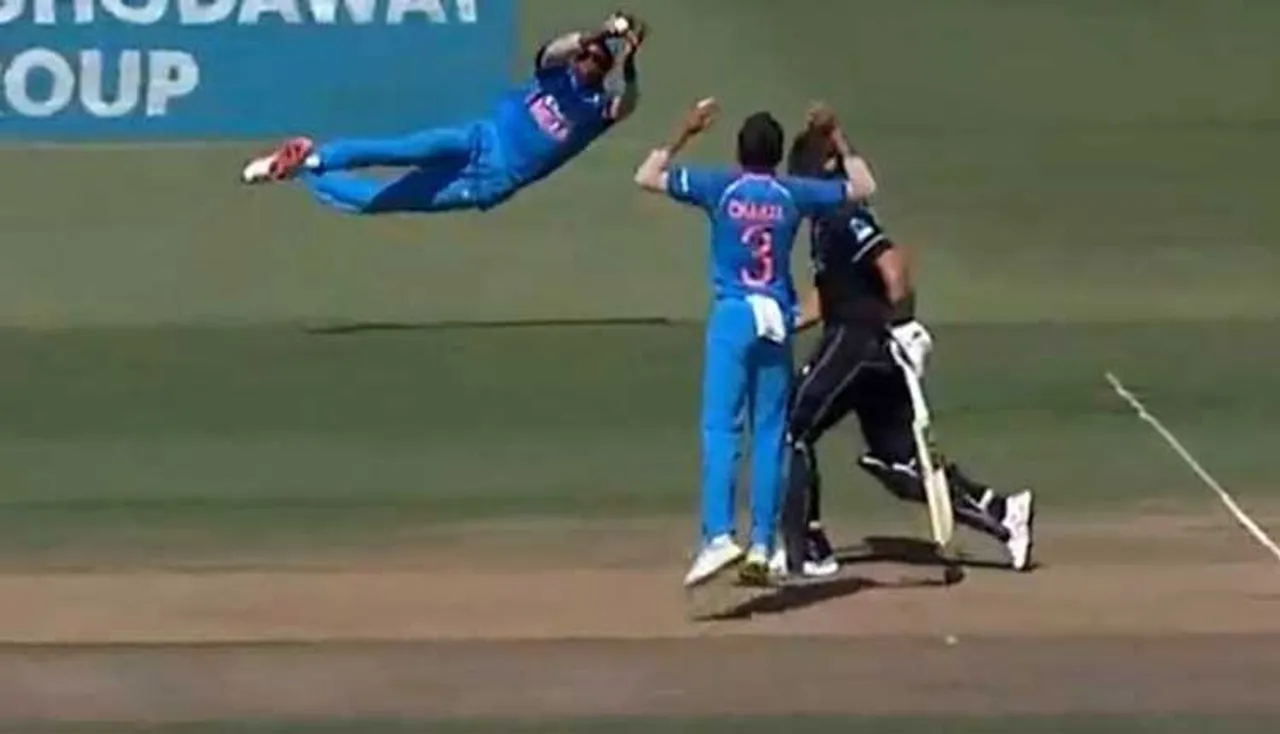 କମ୍‌ବ୍ୟାକ୍‌ ମ୍ୟାଚ୍‌ରେ ସୁପରମ୍ୟାନ୍‌ ହେଲେ ପାଣ୍ଡ୍ୟା, ଦେଖନ୍ତୁ ଭିଡିଓ