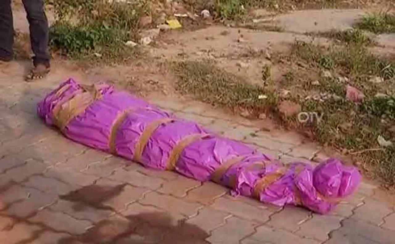 ଯୁବକଙ୍କୁ ଗୋଡ଼ାଇ ଗୋଡ଼ାଇ ହାଣିଲେ