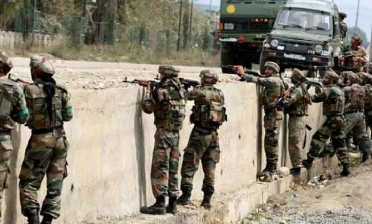 ଉରୀ ସେନା କ୍ୟାମ୍ପ ନିକଟରେ ବୁଲୁଥିଲେ ଦୁଇ ସନ୍ଦିଗ୍ଧ, ଦେଖି ଦେଲେ ଯବାନ