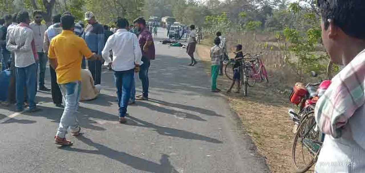 ପିଟି ଦେଇ ପଳାଇଲା ଅଜଣାଗାଡ଼ି