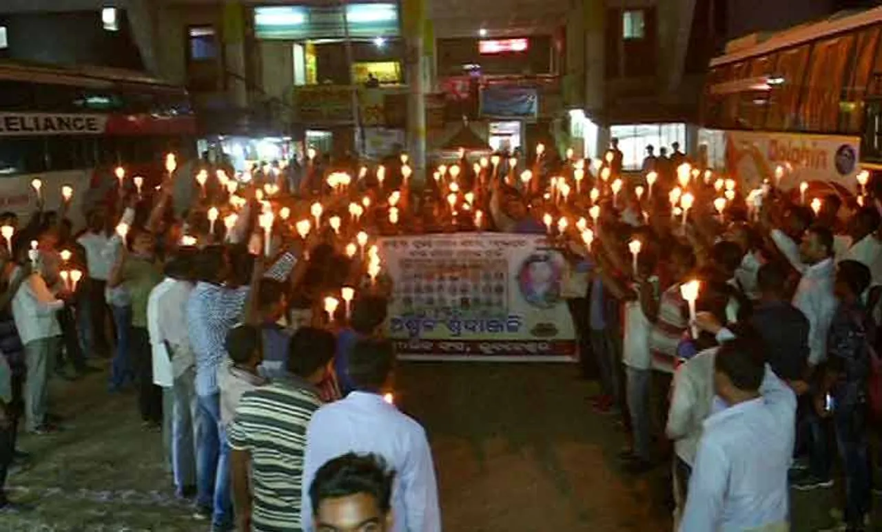 ସହିଦ ଯବାନଙ୍କୁ ବସ୍‌ ମାଲିକଙ୍କ ଶ୍ରଦ୍ଧାଞ୍ଜଳି