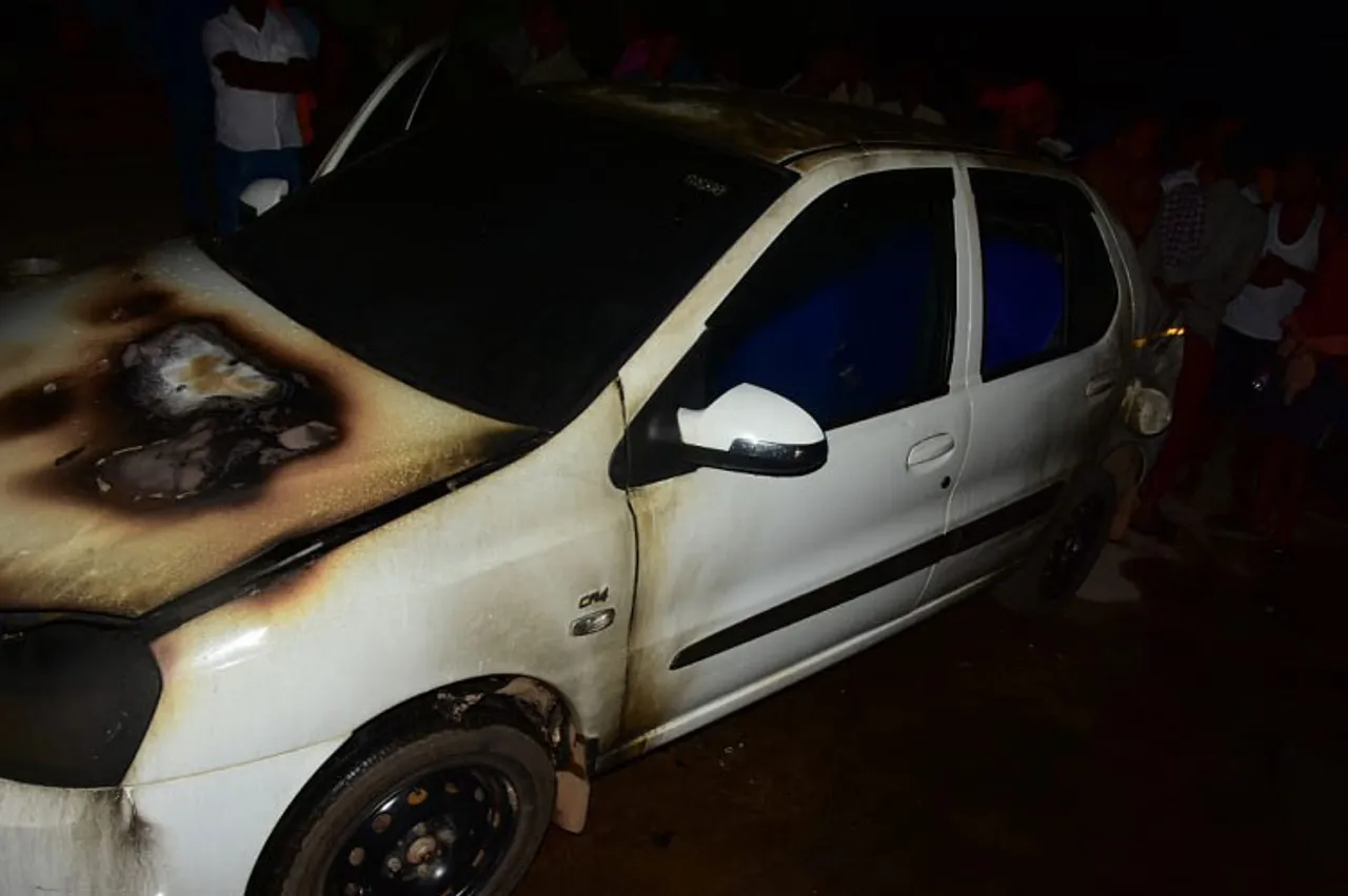 ସରପଞ୍ଚଙ୍କ କାର ଉପରକୁ ବୋମାମାଡ଼