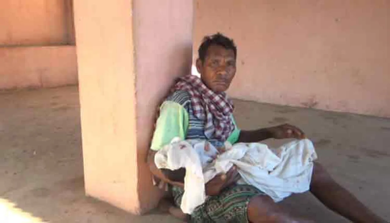 ବାପ ଉପରେ ରାଗ, ପୁଅକୁ ଟାଙ୍ଗିଆରେ ହାଣିଦେଲେ