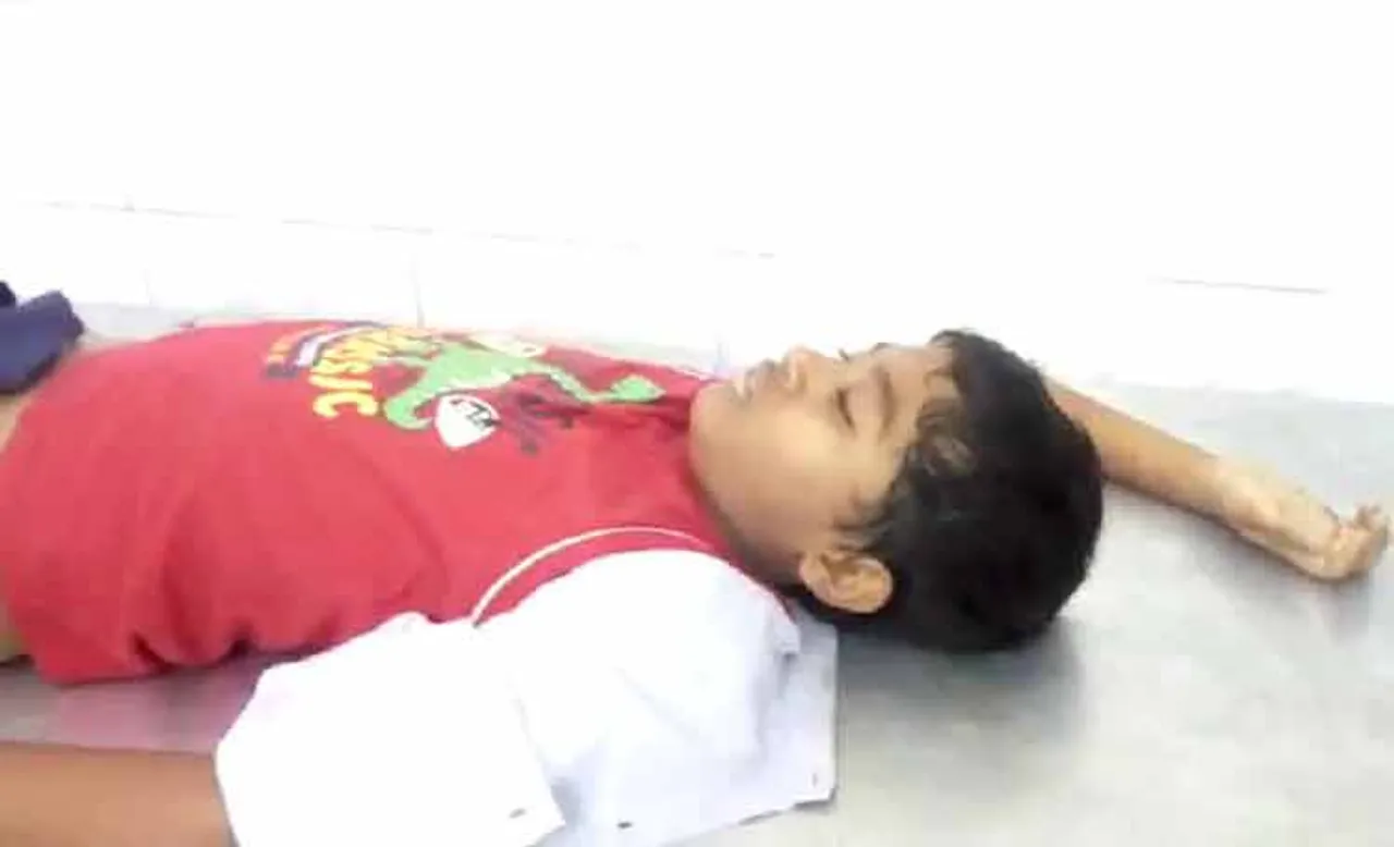 ଛାତ୍ରଙ୍କୁ ପଛପଟୁ ଧକ୍କା ଦେଲା ଟ୍ରାକ୍ଟର