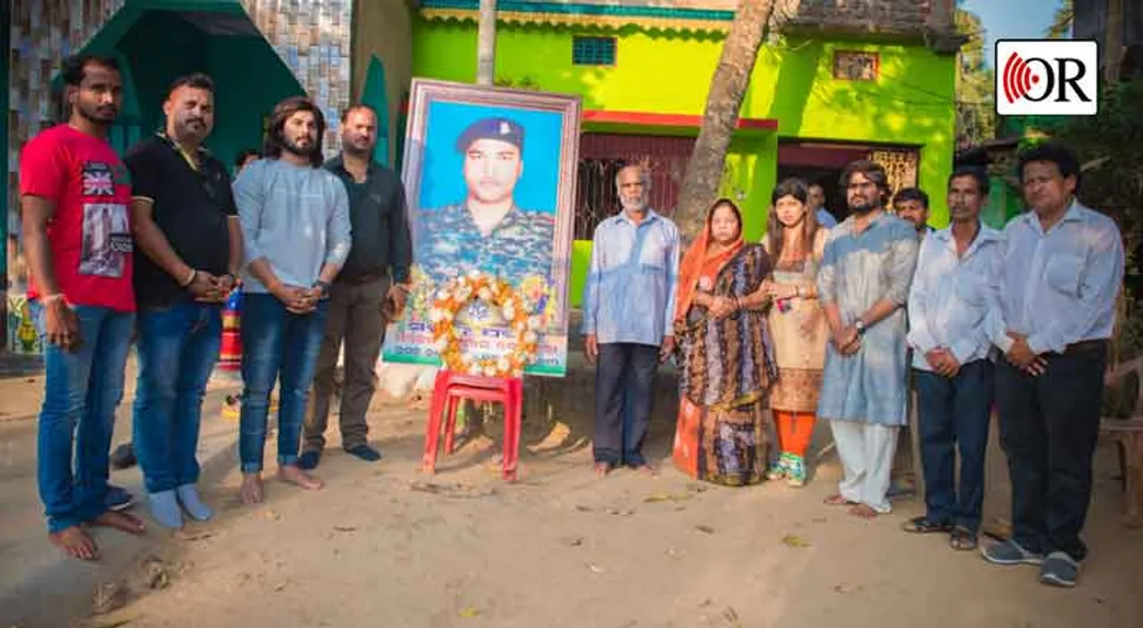 ସହିଦ୍‌ ପରିବାରକୁ ୧ ଲକ୍ଷ ଲେଖାଏଁ ସହାୟତା ରାଶି ପ୍ରଦାନ କଲେ ଏହି ଓଲିଉଡ୍‌ ଅଭିନେତା