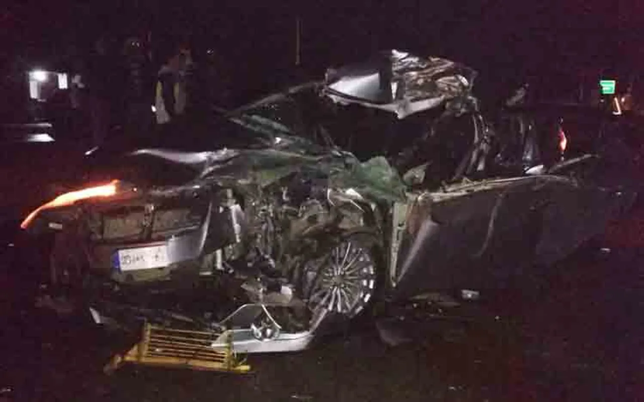 ଟ୍ରକ୍‌କୁ ପଛପଟୁ ପିଟିଲା କାର୍‌; ୩ ମୃତ, ଜଣେ ଗୁରୁତର