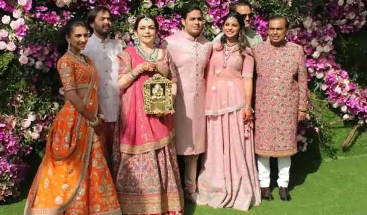 ଫଟୋରେ ଫଟୋରେ ଅମ୍ବାନୀଙ୍କ ପୁଅ ବାହାଘର...ଆଜି ଆକାଶରେ ଉଡ଼ୁଛି ଆକାଶଙ୍କ ମନ