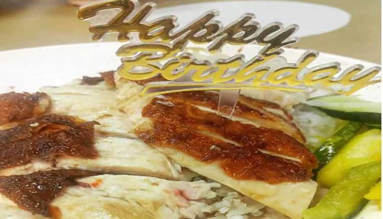 ୪୫୦ ଦିନ ହେଲା ଖାଉଛନ୍ତି ଚିକେନ୍‌, ତଥାପି ଛାଡୁନି ମୋହ