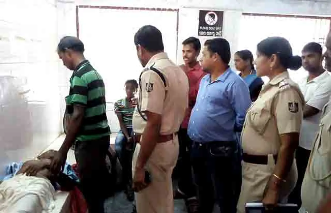 ଚାଉଳ ପାଇଁ ଧାଡ଼ିରେ ଛିଡ଼ା ହୋଇଥିବା ବେଳେ ଚାଲିଗଲା ଜୀବନ