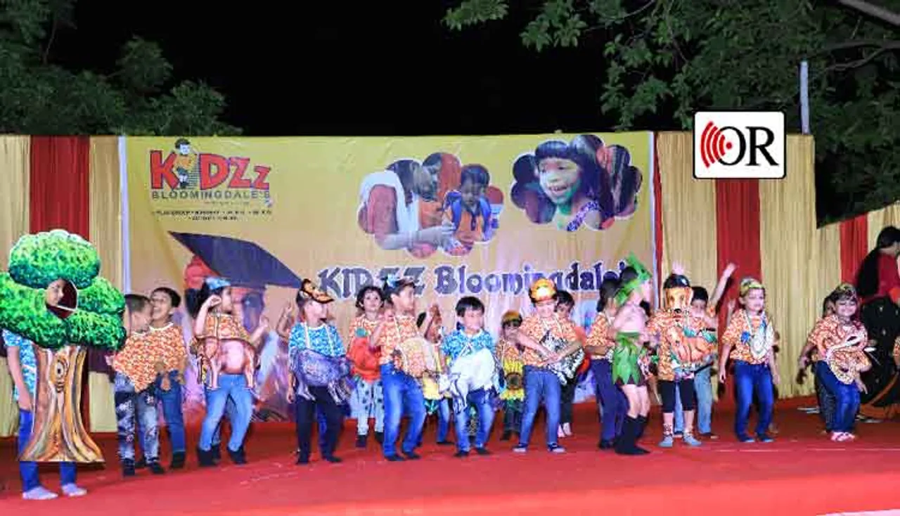 କିଡ୍‌ଜ୍ ବ୍ଲୁମିଙ୍ଗ୍‌ଡେଲ୍‌ସ୍‌ର ନିଆରା ଗ୍ରାଜୁଏସନ ଡେ’