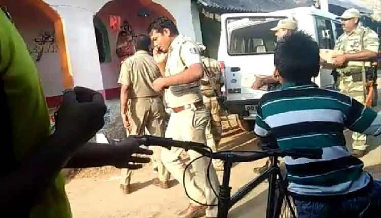 ସରପଞ୍ଚଙ୍କ ବାଡ଼ି ପଛପଟୁ ୪ ପେଟି ମଦ ଜବତ