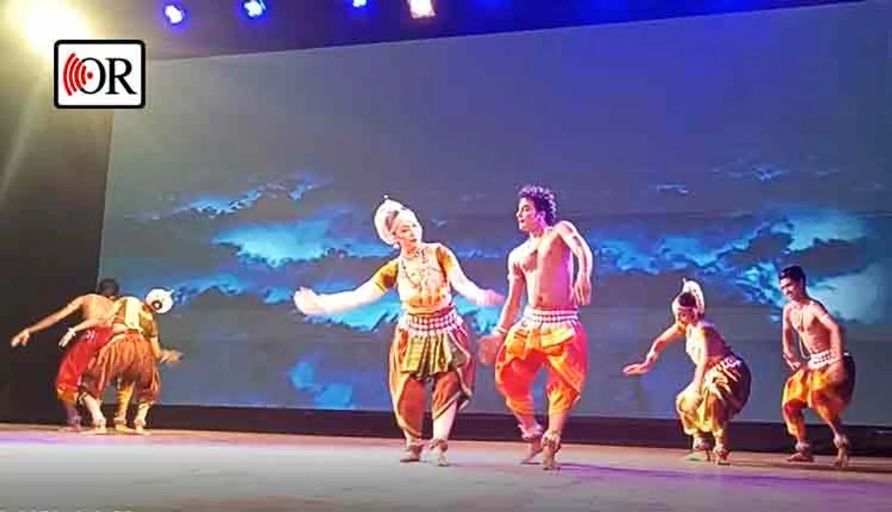 ଓଡ଼ିଶୀ ଛନ୍ଦରେ ନାଚିଲେ ବିଦେଶିନୀ
