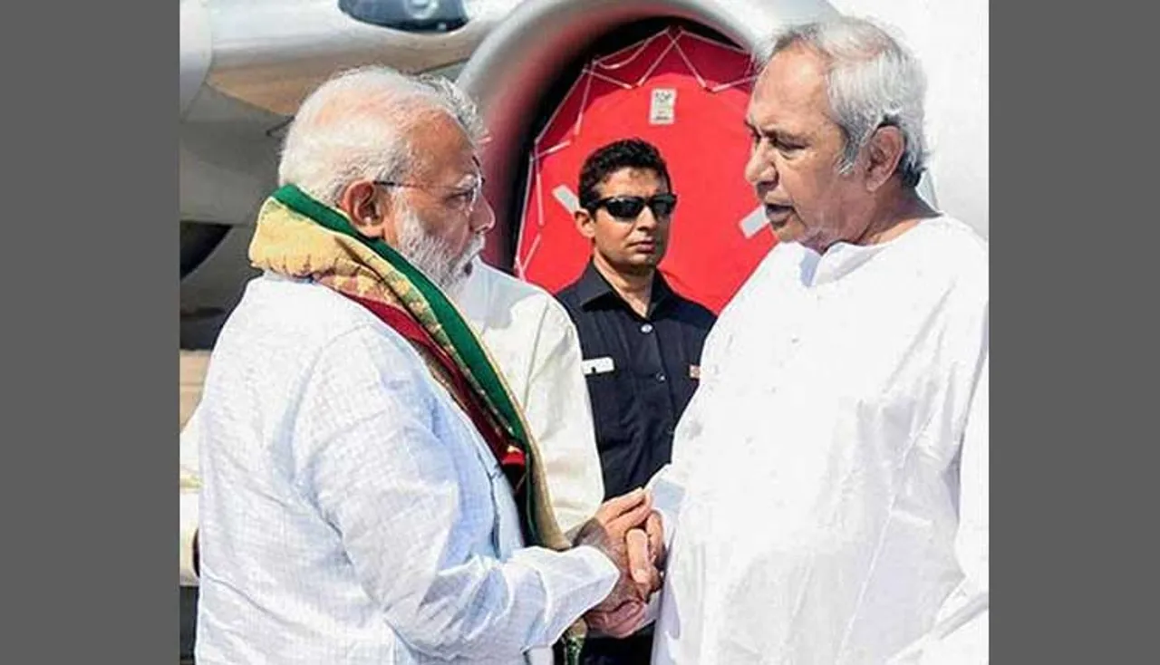 ମୋଦିଙ୍କ ସହ ହାତ ମିଳାଇଲେ, ଉତ୍ତରୀୟ ଦେଇ ସମ୍ବର୍ଦ୍ଧିତ କଲେ ନବୀନ, ଉଦ୍ଦେଶ୍ୟ କିଛି ଅଲଗା ନୁହଁ ତ! 