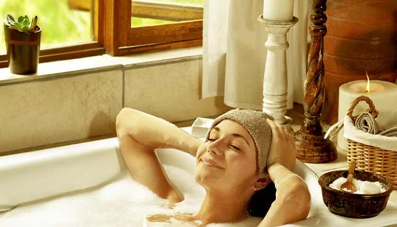 ଲୁଣ ପାଣିରେ ଗାଧୋଇଲେ ମିଳେ ୫ଟି ଫାଇଦା