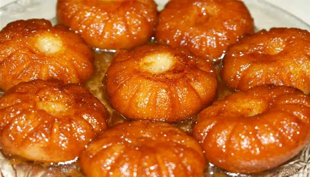 ଘରେ ତିଆରି କରନ୍ତୁ ଭିନ୍ନ ଏକ ମିଠା- 'ଅଟା ରସା'- Aata rasa recipe in odia