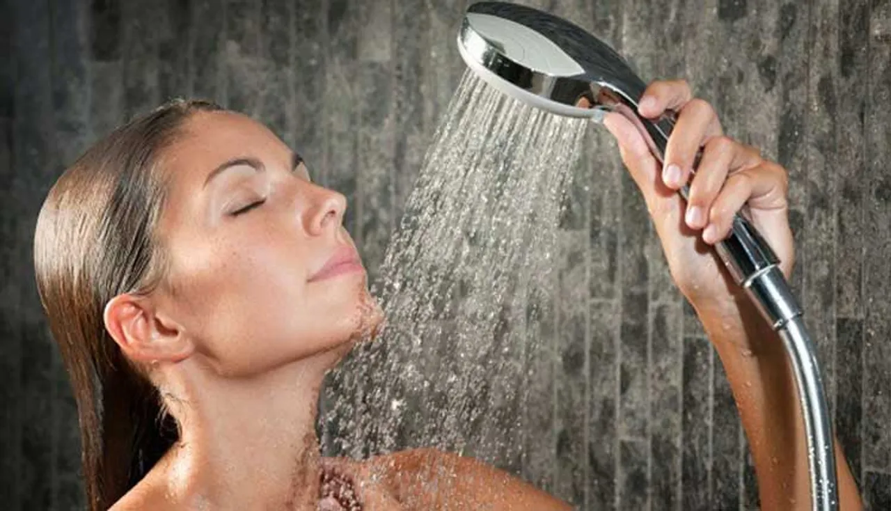 ଗାଧୋଇବା ସମୟରେ ଏହିସବୁ ଭୁଲ୍‌ କରୁଛନ୍ତି କି ?