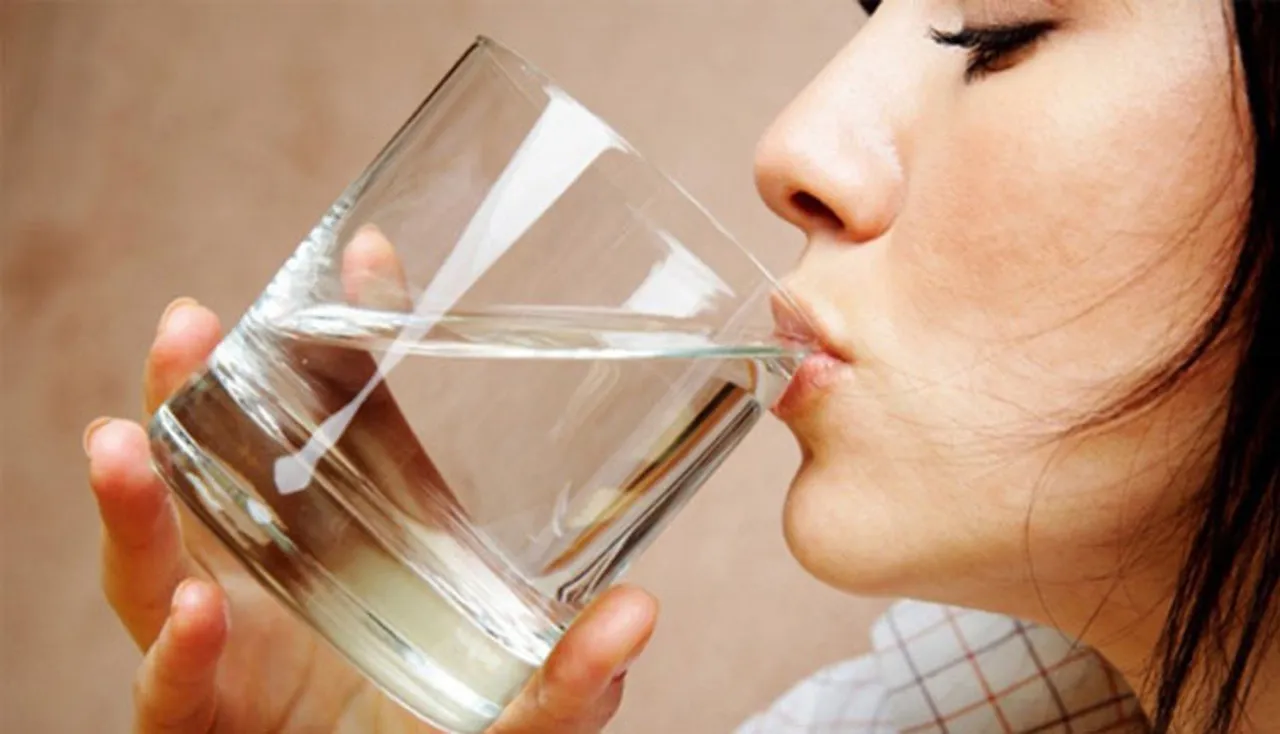 ସକାଳେ ଖାଲି ପେଟରେ ପିଅନ୍ତୁ ଉଷୁମ ପାଣି