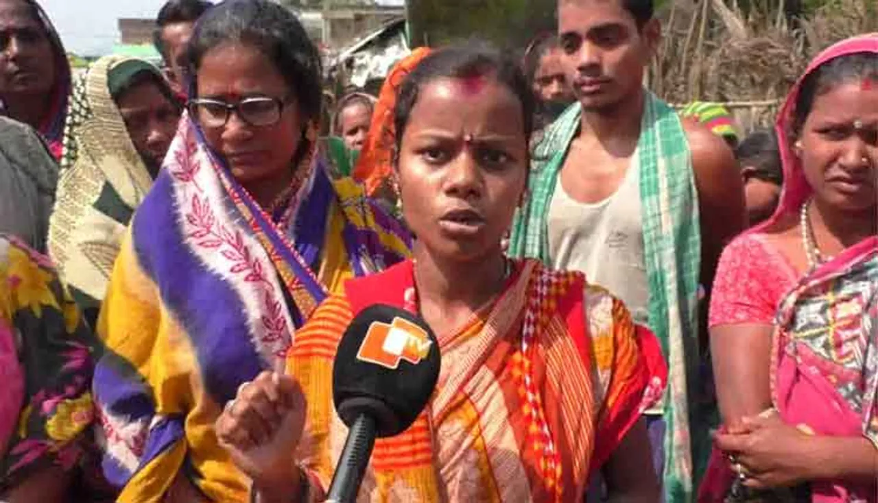 ମଦ ବେପାରୀକୁ ଧରି ପୁଲିସ ଜିମା ଦେଲେ ମହିଳା