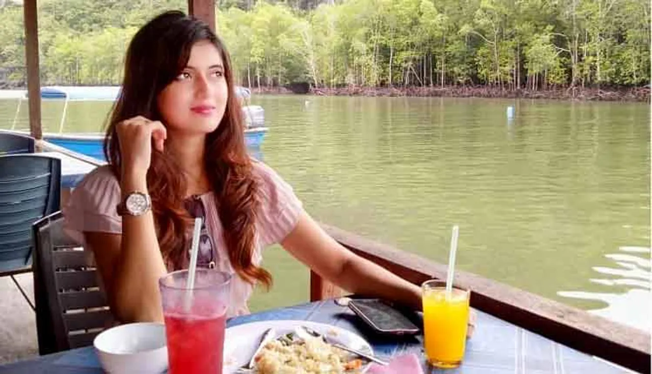 ଲୋକ କହୁଛନ୍ତି, ‘ଆଟିଚ୍ୟୁଡ୍‌ ଦେଖାଉଛି ଝିଅ’