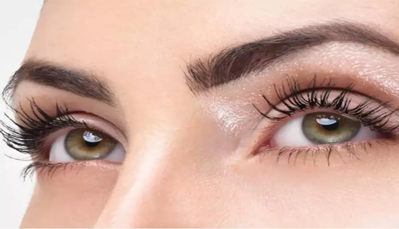 ଆଖିର କେଶକୁ ଘନ ଓ ସୁନ୍ଦର କରିବା ପାଇଁ ଘରୋଇ ଉପାୟ