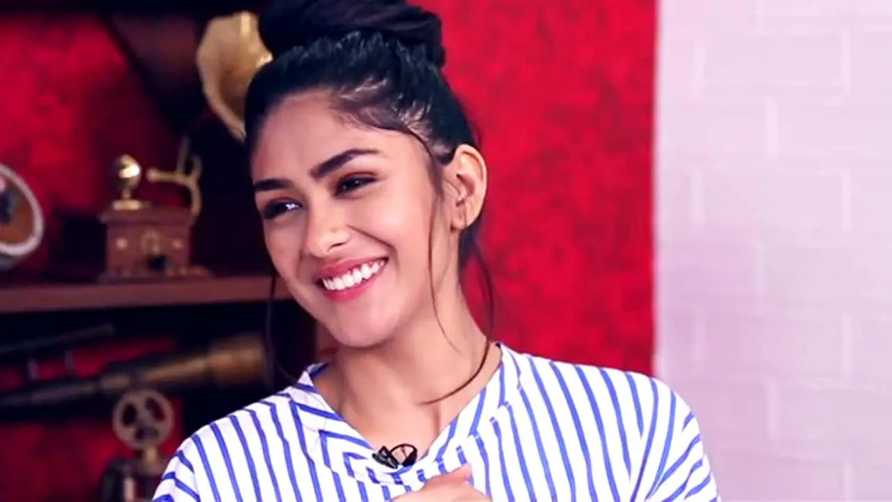 ମୃଣାଲ୍‌ଙ୍କୁ ମିଳିଲା ବଡ଼ ଅଫର୍‌: ଏହି ସୁପର୍‌ଷ୍ଟାର୍‌ଙ୍କ ସହ କରିବେ ‌ଆଗାମୀ ଫିଲ୍ମ