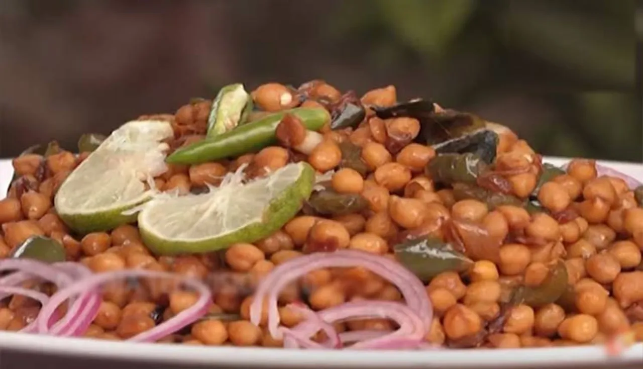 Odia food recipe: ତିଆସି ଚଣା ଚଟ୍‌ପଟି- Make the spicy chana chatpati