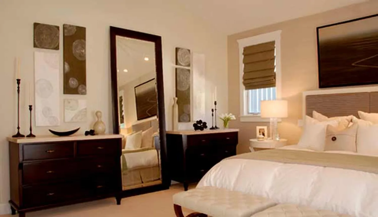 ଧନ ପ୍ରାପ୍ତି ପାଇଁ ବାସ୍ତୁ ଅନୁସାରେ ଘରେ ଲଗାନ୍ତୁ ଦର୍ପଣ