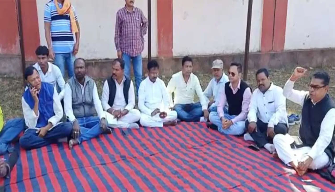 ଲୋକଙ୍କ ଆପତ୍ତି ଜଣାଇବାକୁ ଯାଇଥିଲେ, ଜିଲ୍ଲାପାଳ ଦୁର୍ବ୍ୟବହାର କଲେ !