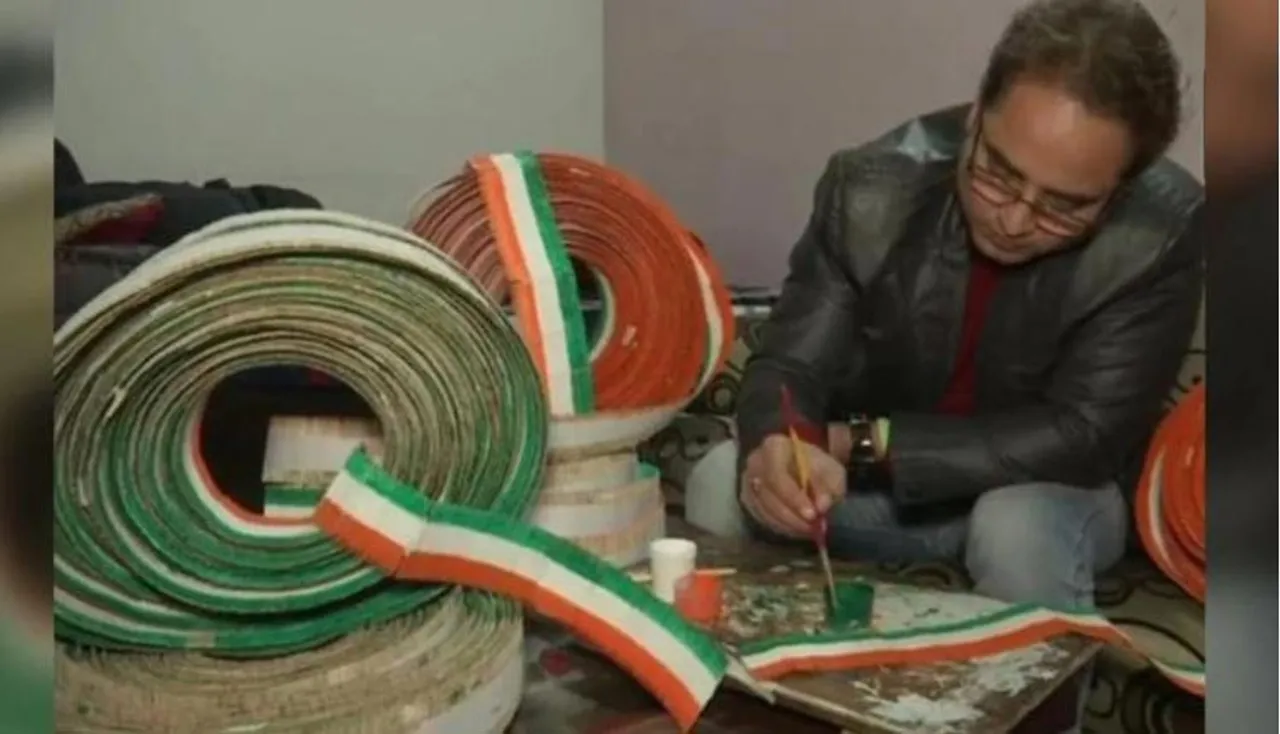 ୭୧ ହଜାର ଦାନ୍ତଖୁଣ୍ଟାରେ ତିଆରି କଲେ ଜାତୀୟ ପତାକା