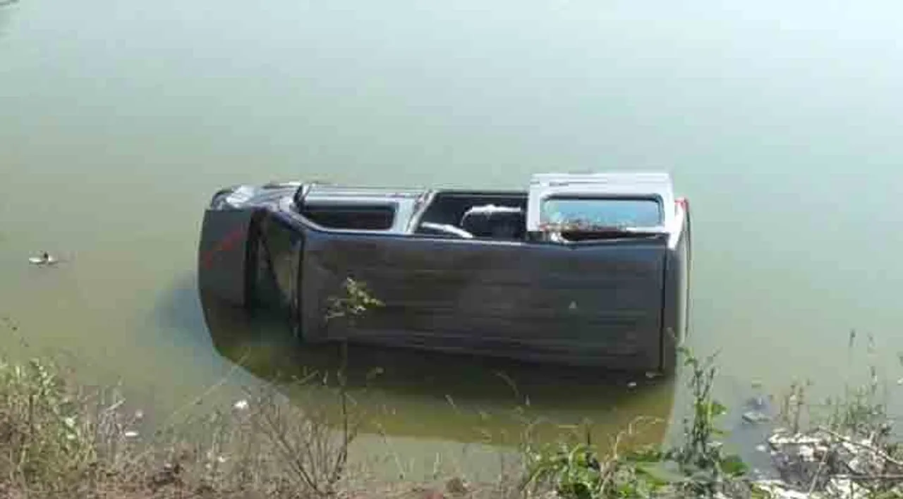 ମନ୍ଦିର ଯାଉଥିଲେ, ପୋଖରୀରେ ପଶି ଗଲା ଭ୍ୟାନ୍‌