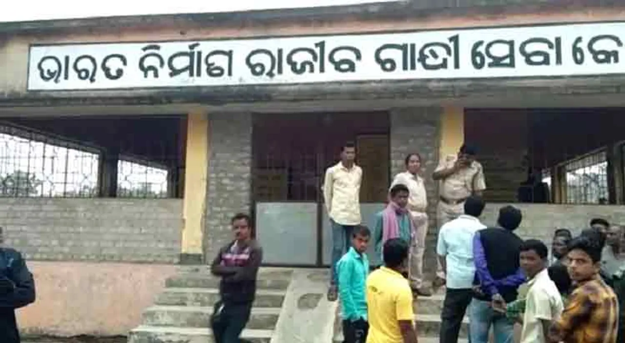 ଚକ୍ରଧରର କୁଚକ୍ରରେ ପଡ଼ିଗଲେ ଯୁବତୀ; ବାହାଘର କଥା ଉଠାଇବାରୁ ଘଟାଇଦେଲେ ଏମିତି କାଣ୍ଡ