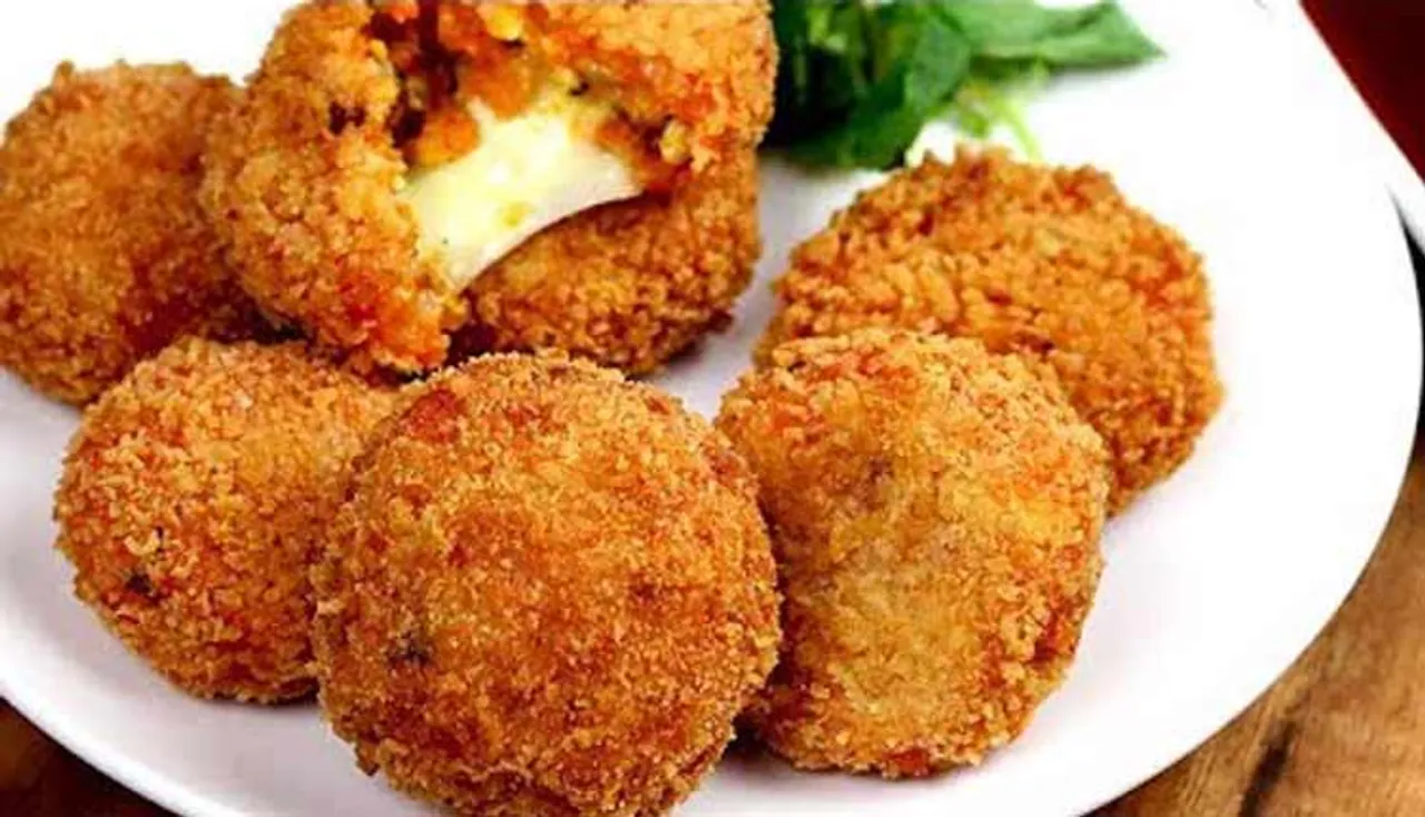 Odia food recipe: ଦେଶୀ ଆଳୁ ଚିକେନ୍‌ ବରା- Recipe of chicken bara