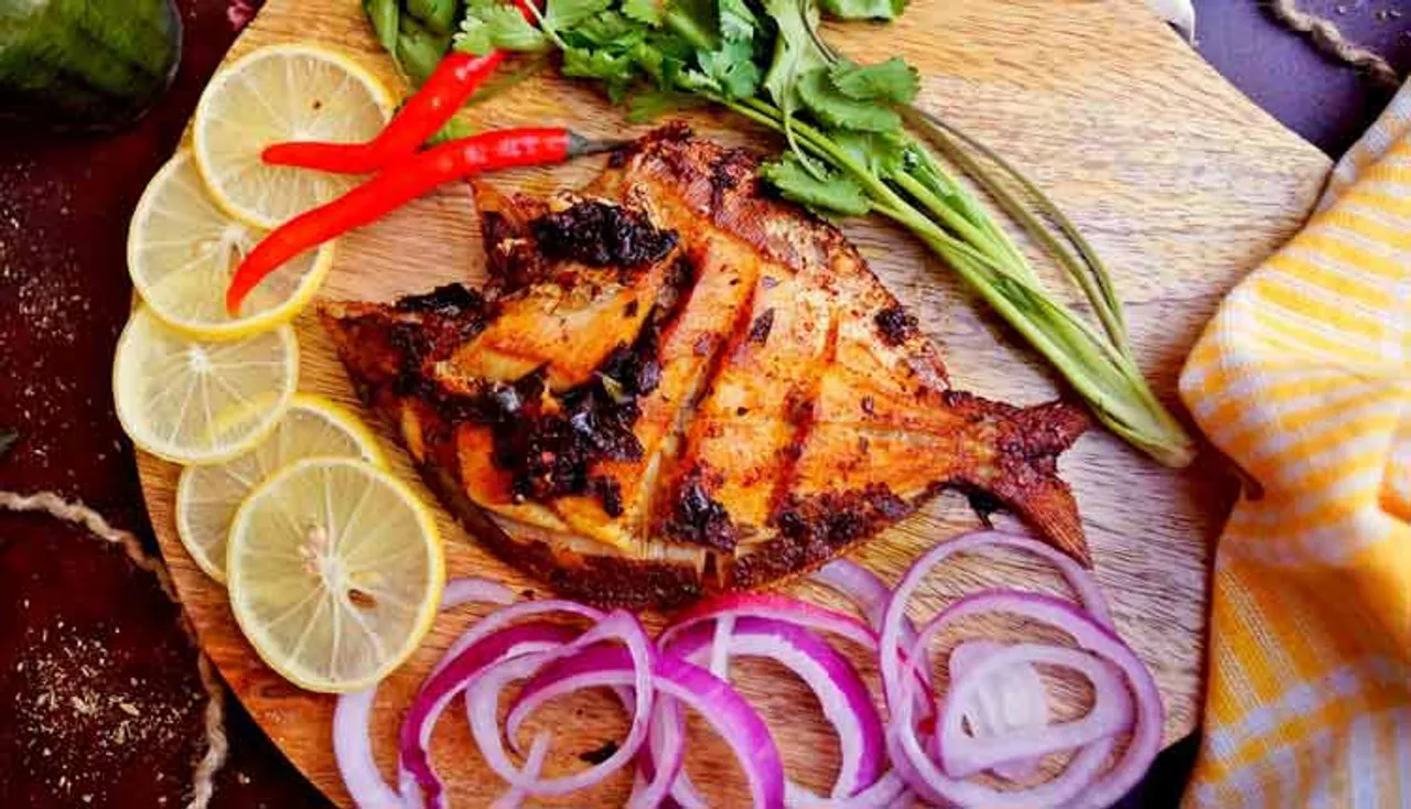 ରୋଷ୍ଟେଡ୍ ପାମ୍ପ୍ଲେଟ୍