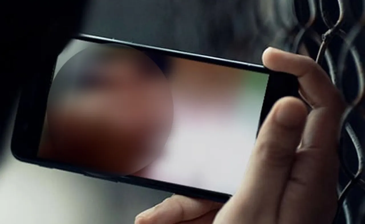 ବାସର ରାତି ପୂର୍ବରୁ ପତ୍ନୀଙ୍କ ପର୍ଣ୍ଣ ଭିଡିଓ ପାଇଲେ ସ୍ୱାମୀ