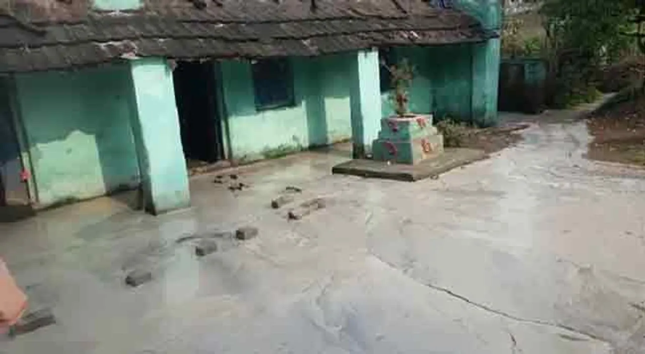 ଘରେ ପଶିଲା ପାଉଁଶ ପାଣି