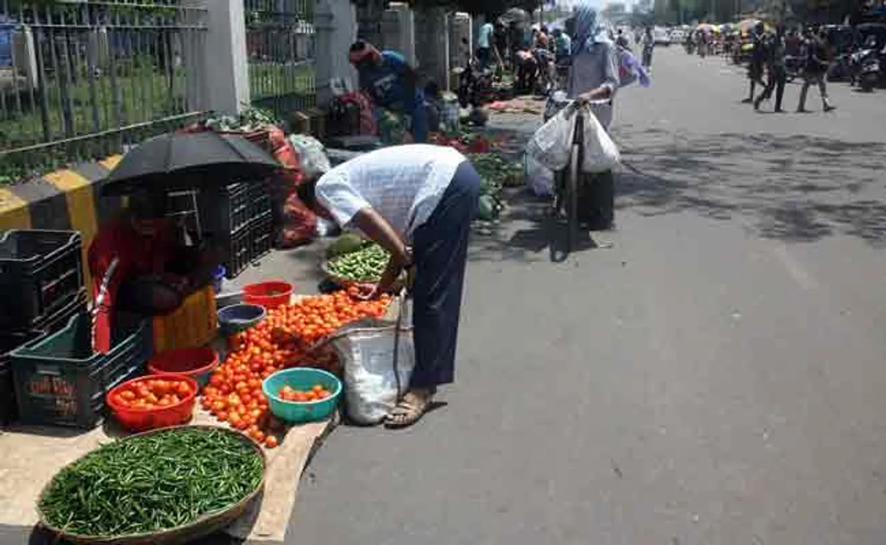 ବାଇକ୍ ନେଇ ପରିବା କିଣିଯିବା ମନା