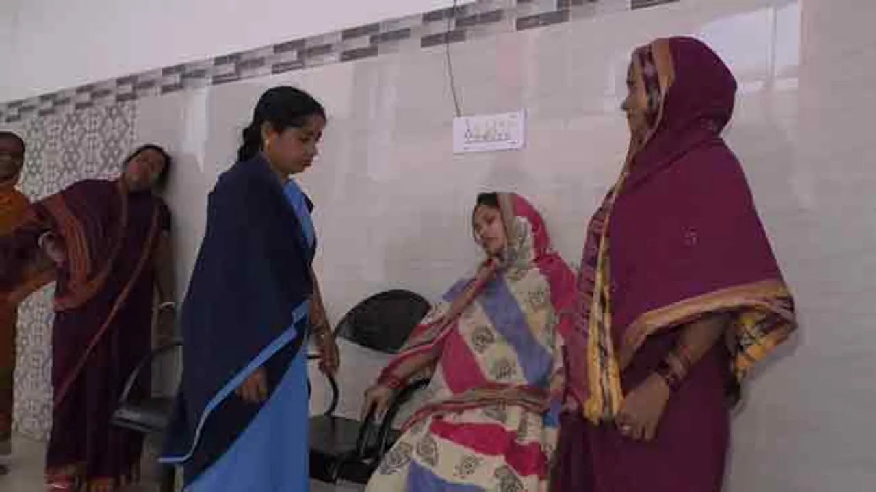 ପ୍ରସବ ଅଧାରୁ ଛାଡ଼ି ଚାଲିଗଲେ ଡାକ୍ତର