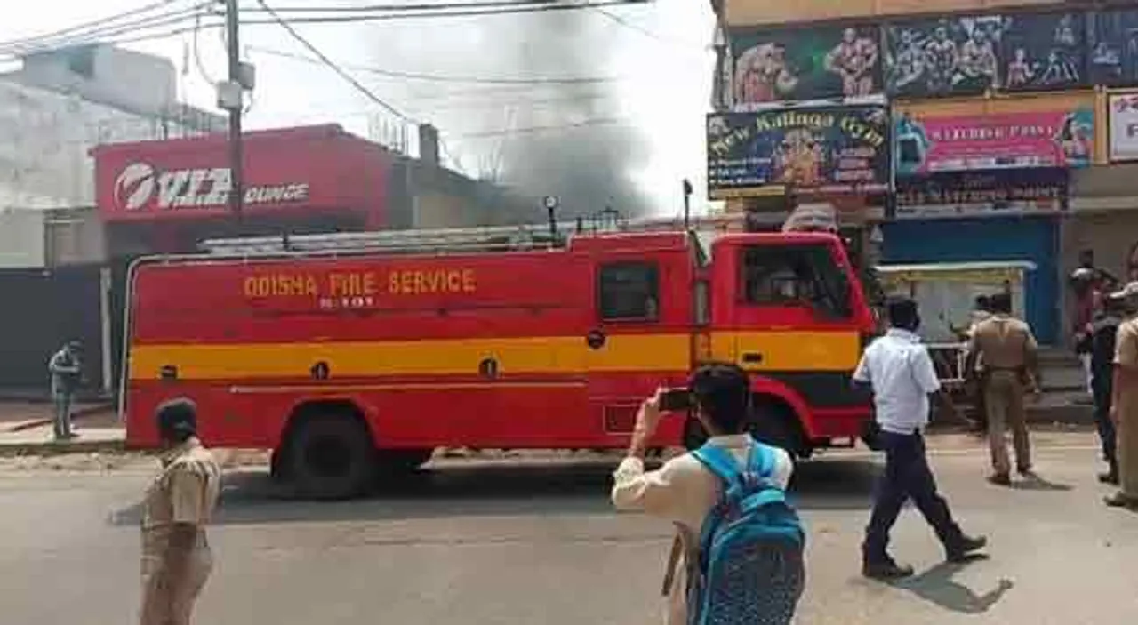 ରେଫ୍ରିଜେଟର ଦୋକାନରେ ଅଗ୍ନିକାଣ୍ଡ