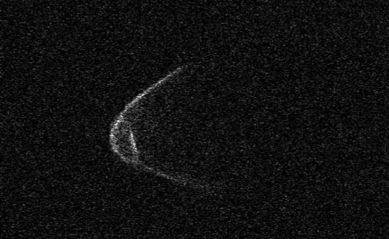 ପୃଥିବୀ ଆଡ଼କୁ ମାଡ଼ି ଆସୁଛି ମାସ୍କ ପିନ୍ଧା ଉଲକା ପିଣ୍ଡ