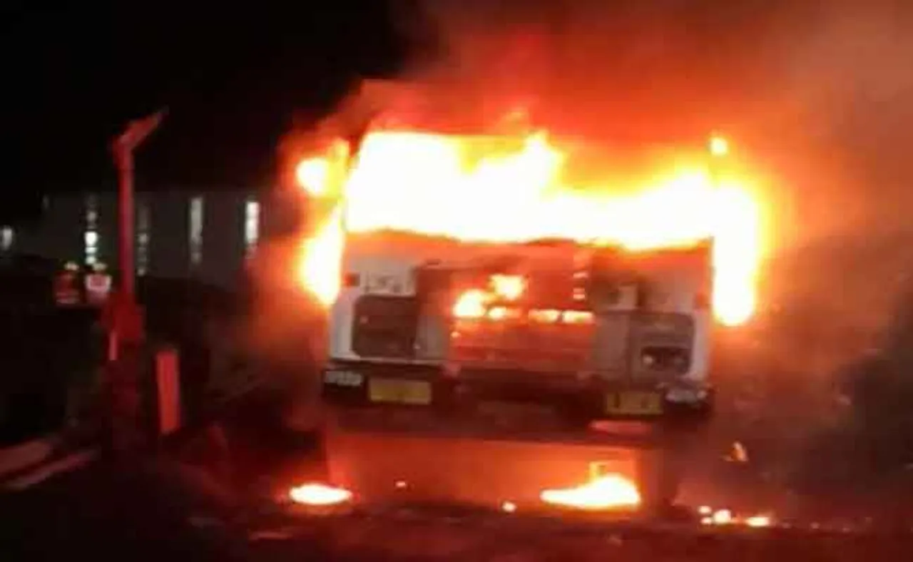 ଟ୍ରକ୍‌ରେ ଲାଗିଲା ନିଆଁ