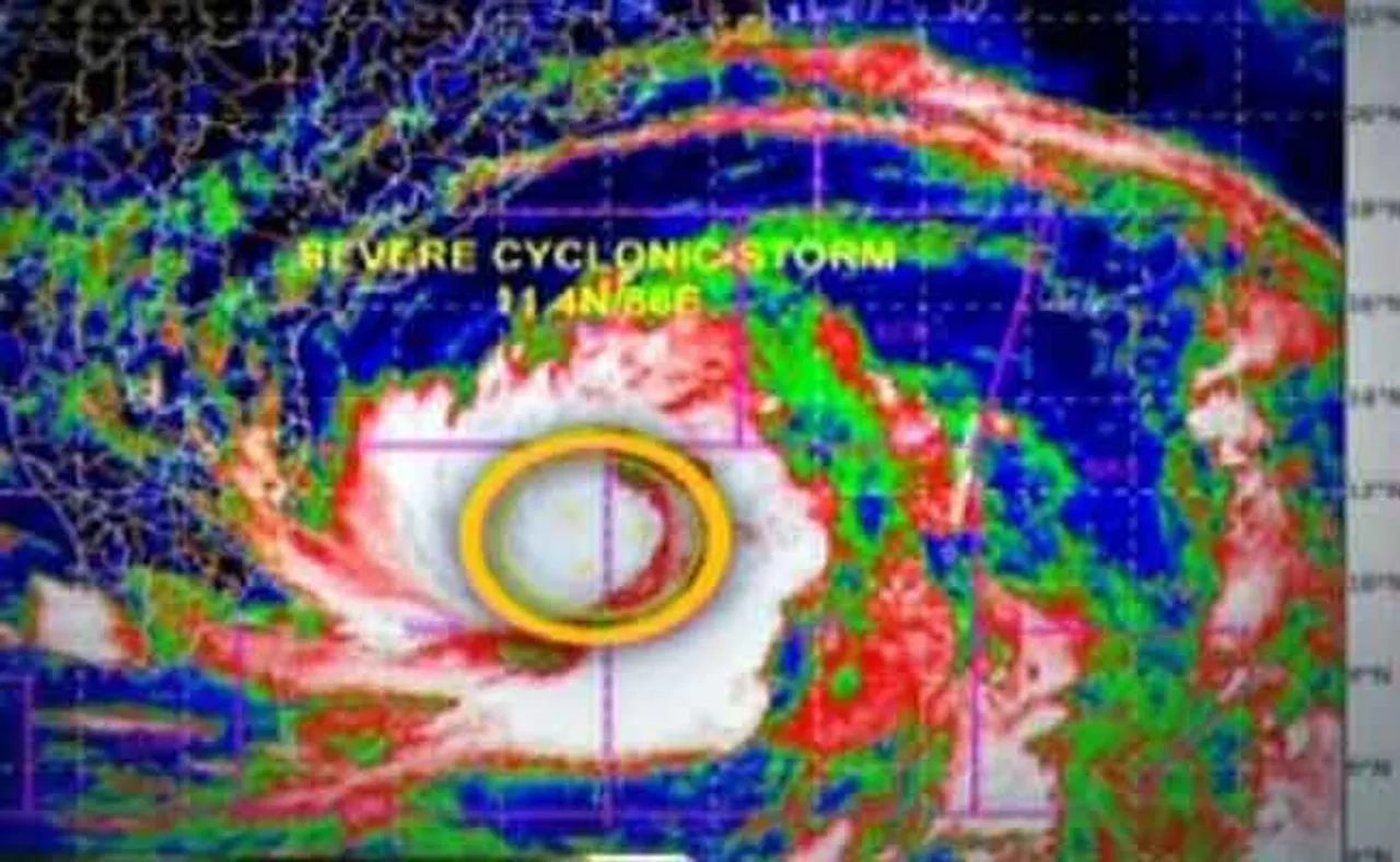 ମହାବାତ୍ୟାର ରୂପ ନେଲା ‘ଅମ୍ଫାନ’; କଟକ, ପୁରୀ ଓ ଖୋର୍ଦ୍ଧା ଜିଲ୍ଲାରେ ବି ପ୍ରବଳ ବର୍ଷା ହେବ