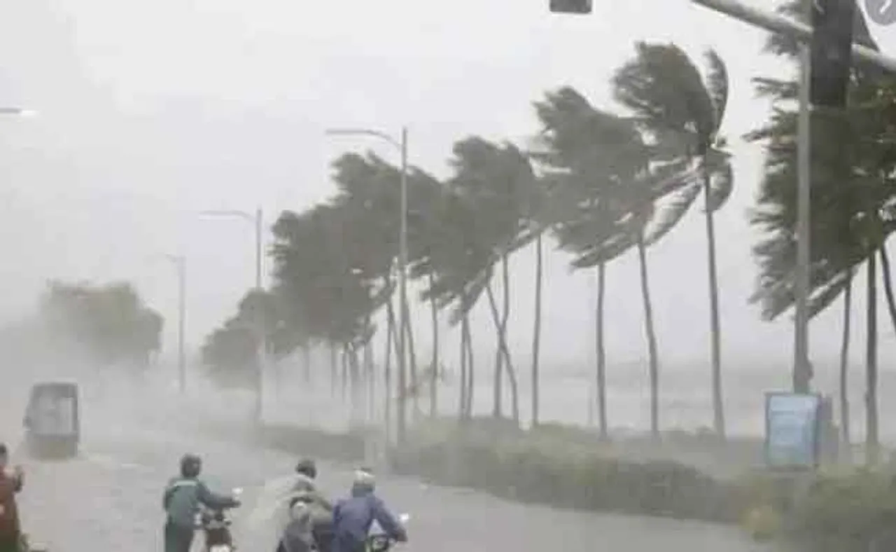 ୨୦ରେ ସ୍ଥଳଭାଗ ଛୁଇଁବ ‘ଅମ୍ଫାନ’, ୧୧୦ କି.ମି.ରେ ପବନ ବହିବ