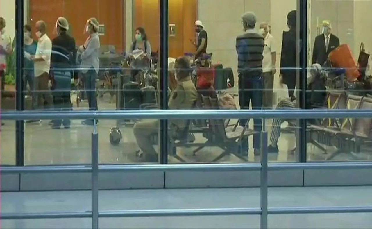 ସ୍ୱତନ୍ତ୍ର ବିମାନରେ ଲଣ୍ଡନରୁ ଫେରିଲେ ଭାରତୀୟ