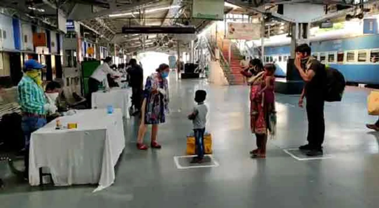 ପ୍ରବାସୀ ଶ୍ରମିକଙ୍କୁ ଧରି ରାୟଗଡ଼ାରେ ପହଞ୍ଚିଲା ଟ୍ରେନ୍