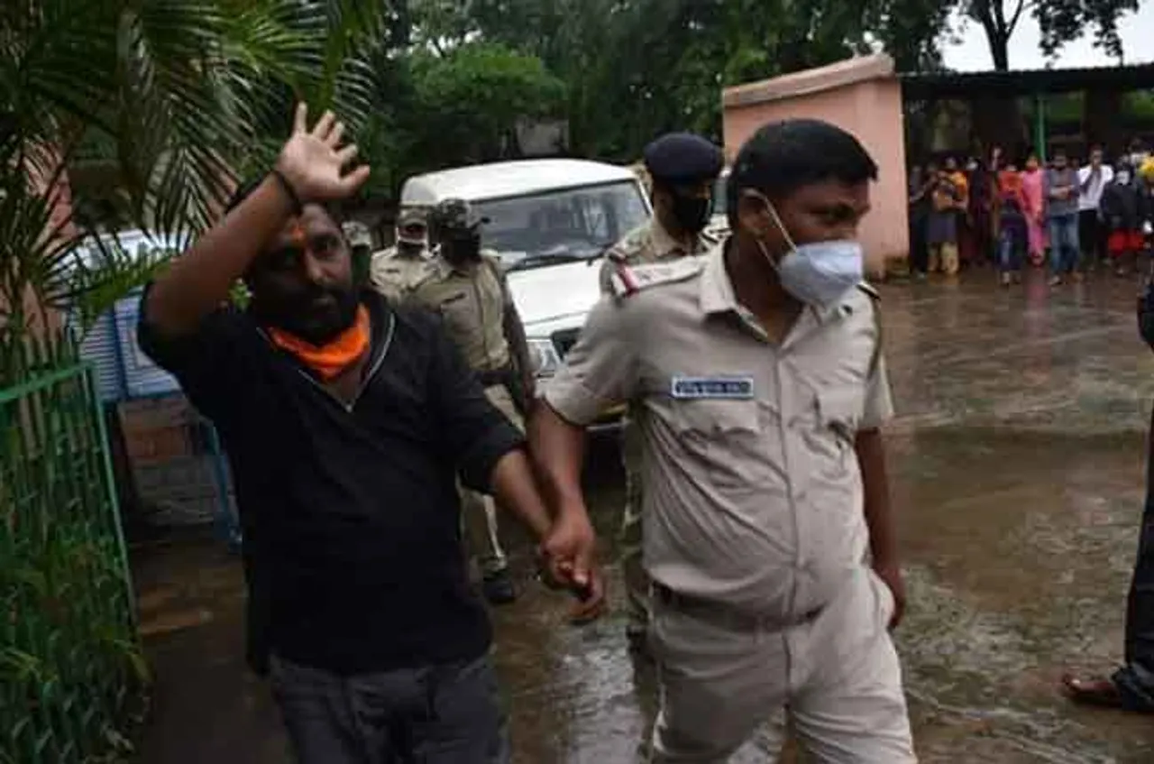 ପିସ୍ତଲ ରଖି ବନ୍ଧା ହେଲେ ରାଜୁ ସିଂ