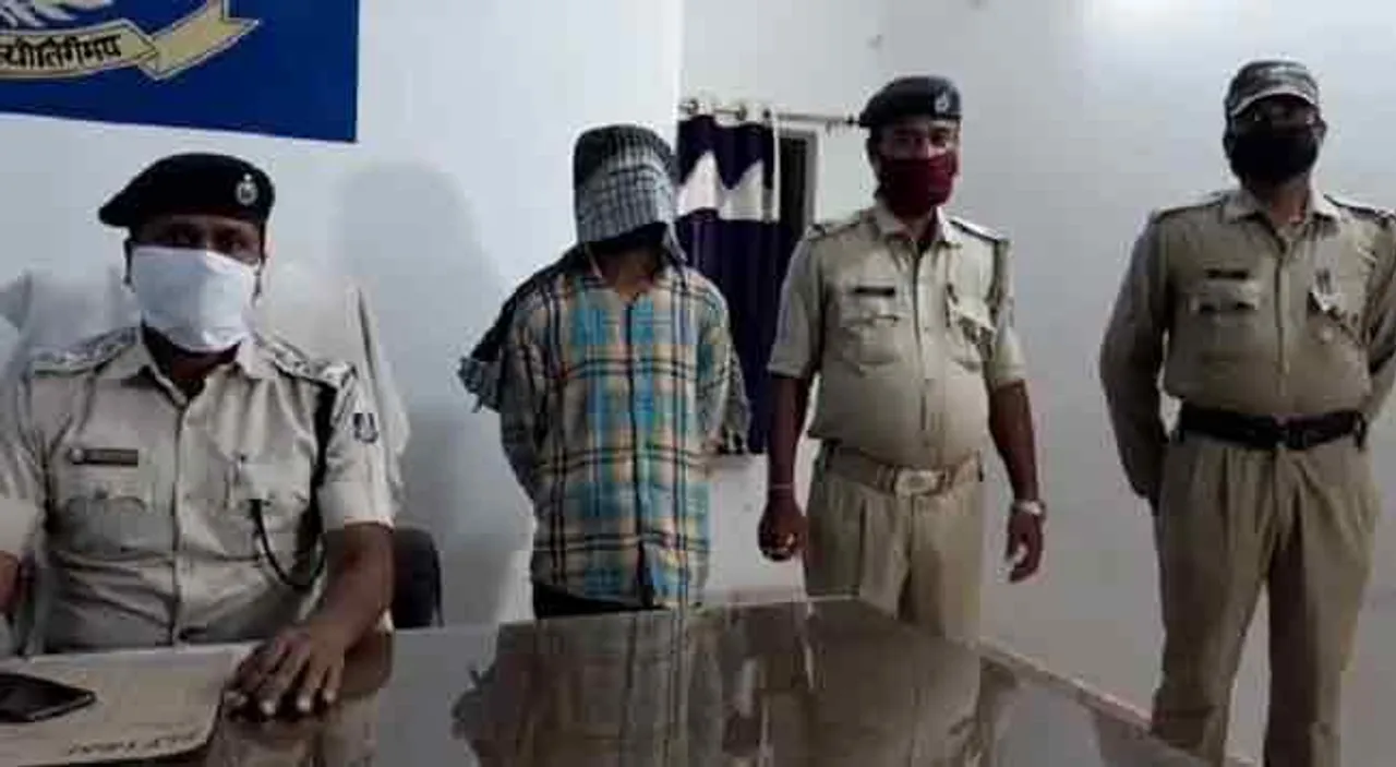 ଧରାଇ ଦେଲା ସିସିଟିଭି, ବିଦ୍ୟୁତ୍‌ଖୁଣ୍ଟରେ ବାନ୍ଧି ୩ ଘଣ୍ଟା ରଖିବା ପରେ ପୁଲିସ୍‌ ଜିମା ଦେଲେ ଲୋକେ